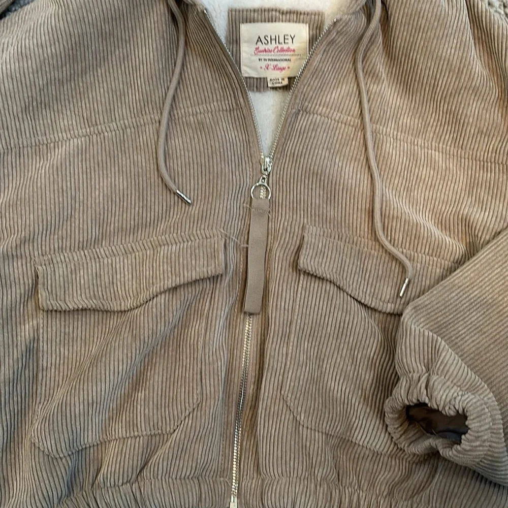 Sherpa Jacket - Picture 5 of 6